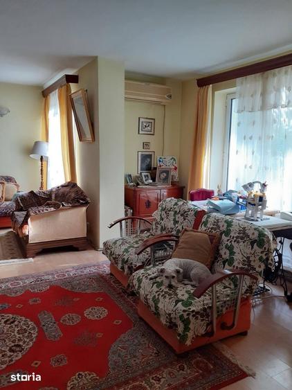 Casă cu 5 camere cu Teren 1243 Mp în Slobozia Nouă