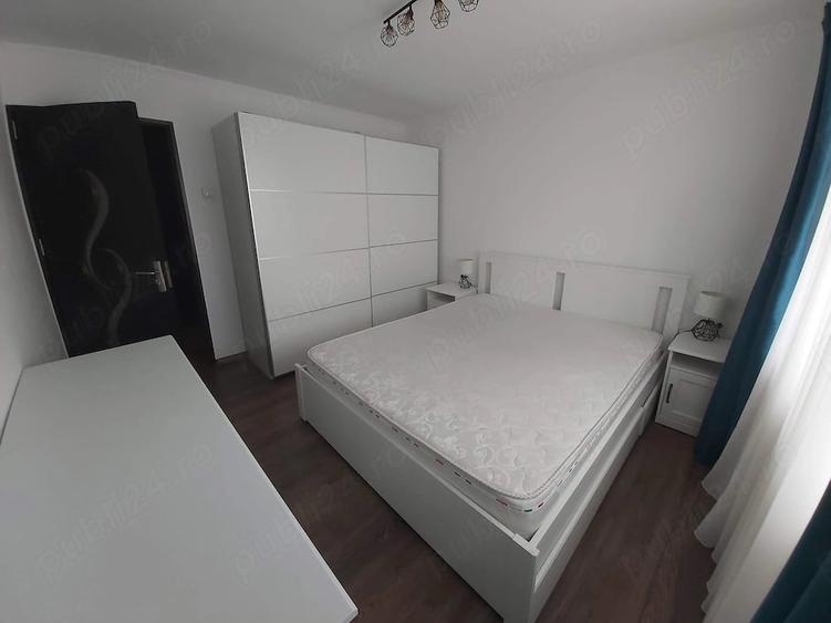 Apartament cu 3 camere semidecomandat în Sud