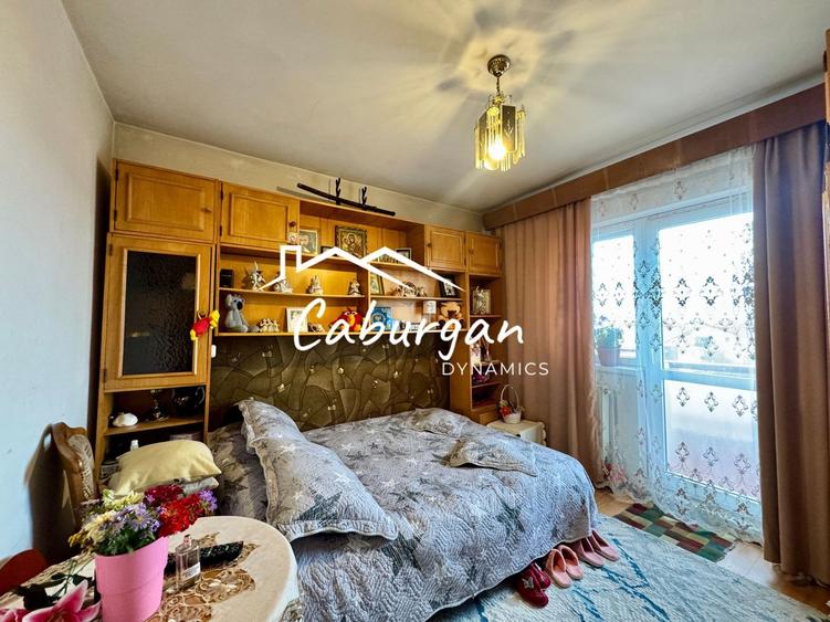 Apartament cu 4 camere decomandat în Turnișor