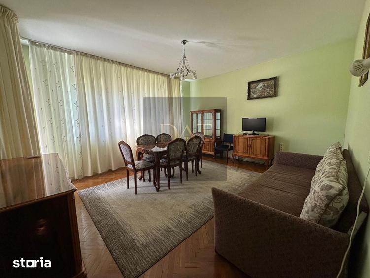 Apartament cu 3 camere decomandat în Central
