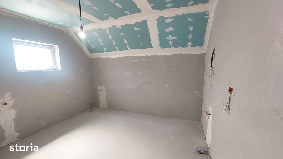 Casă cu 5 camere cu Teren 1000 Mp în Baciu