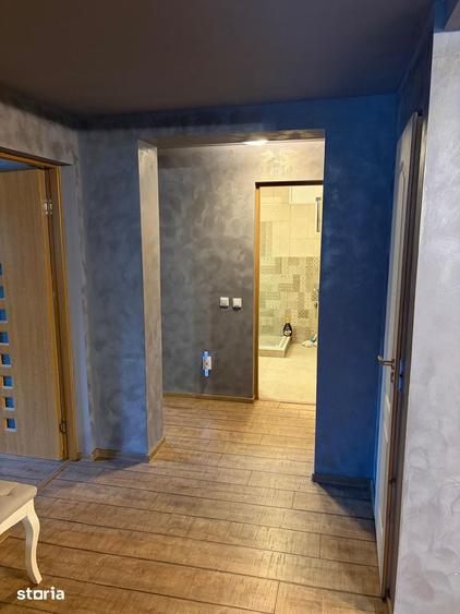 Casă cu 5 camere cu Teren 1200 Mp în Central