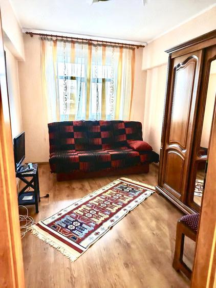 Apartament cu 3 camere decomandat în Rahova