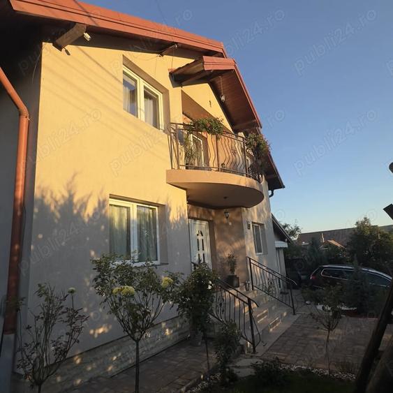 Casă cu 5 camere în Central