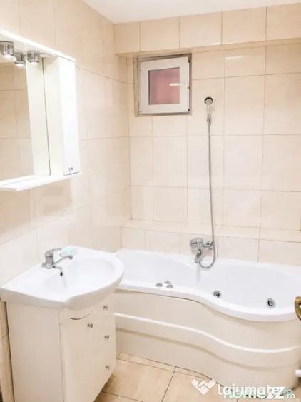 Apartament cu 3 camere decomandat în Centrul Civic
