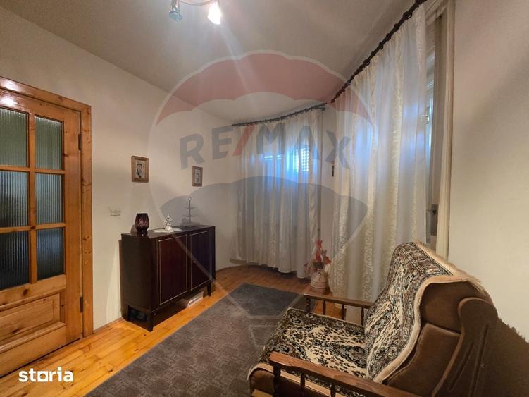 Casă cu 7 camere cu Teren 5175 Mp în Vințu de Jos