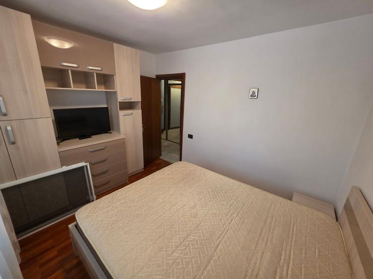 Apartament cu 4 camere decomandat în Fundeni
