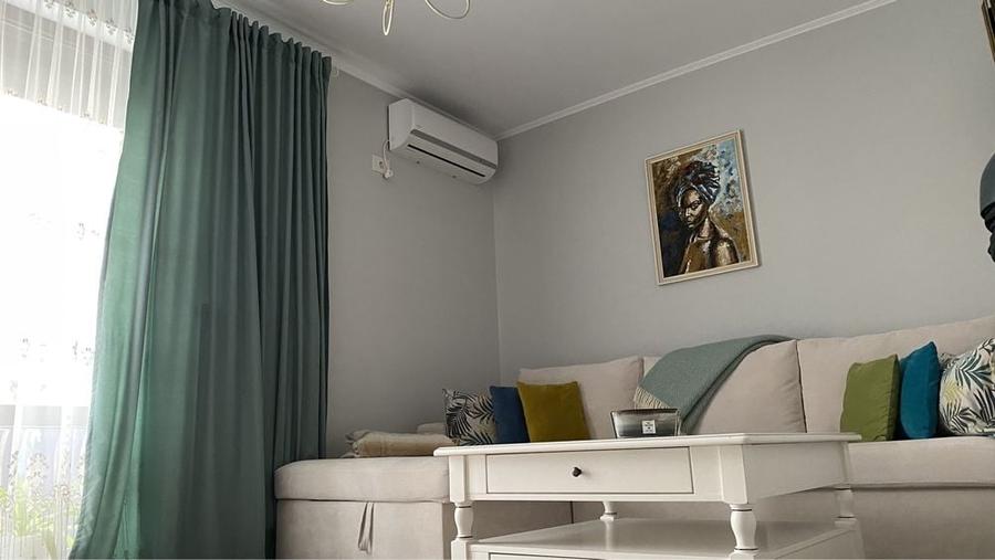 Apartament cu 3 camere decomandat în Central
