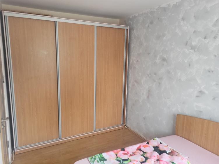 Apartament cu 2 camere semidecomandat în Oinacu