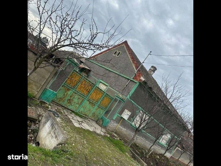 Casă cu 3 camere cu Teren 1000 Mp în Socodor