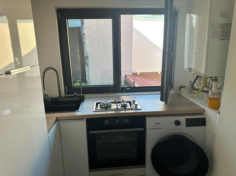 Apartament cu 2 camere semidecomandat, mobilat în Turda