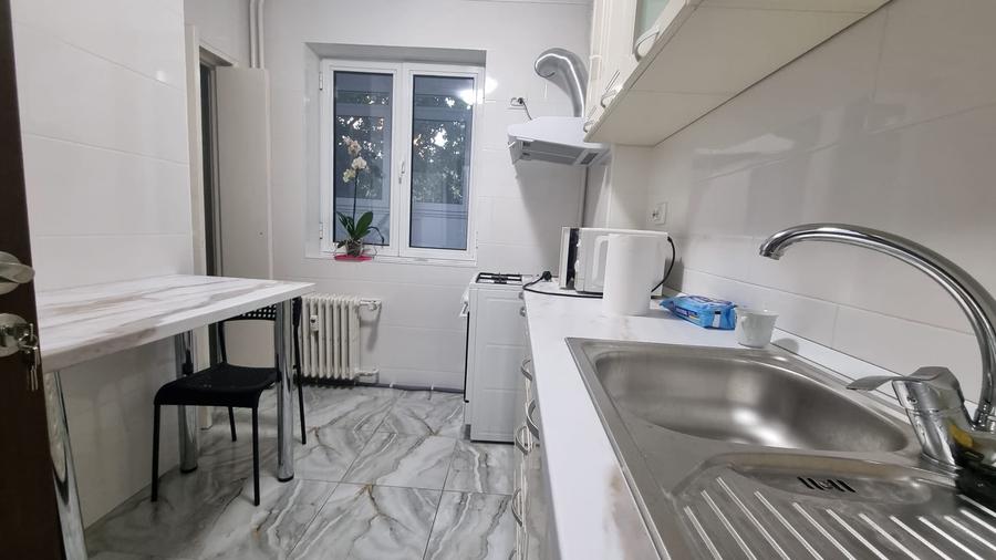 Apartament cu 2 camere semidecomandat în Tineretului