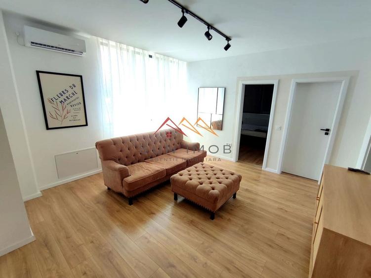 Apartament cu 3 camere, mobilat în Central