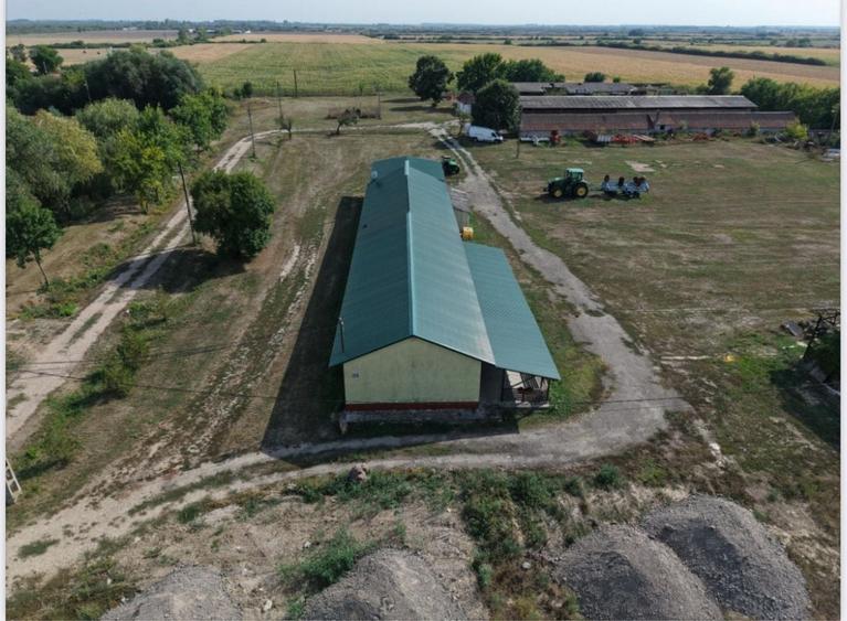 Spațiu industrial, de 1,000 mp, în Periferie