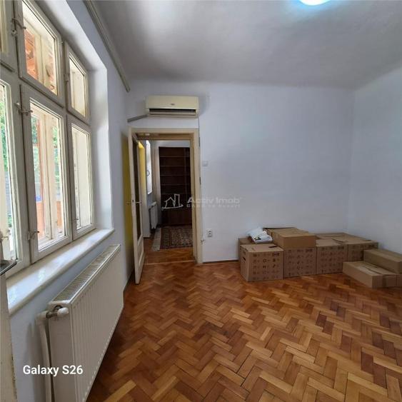 Apartament 3 camere la curte, pivnita, centrala, Armeneasca- - 2