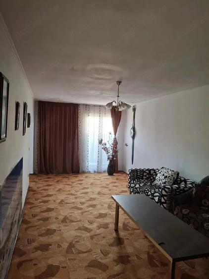 Casă cu 4 camere cu Teren 475 Mp în Central