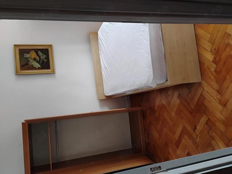 Apartament cu 3 camere semidecomandat în Dâmbovița