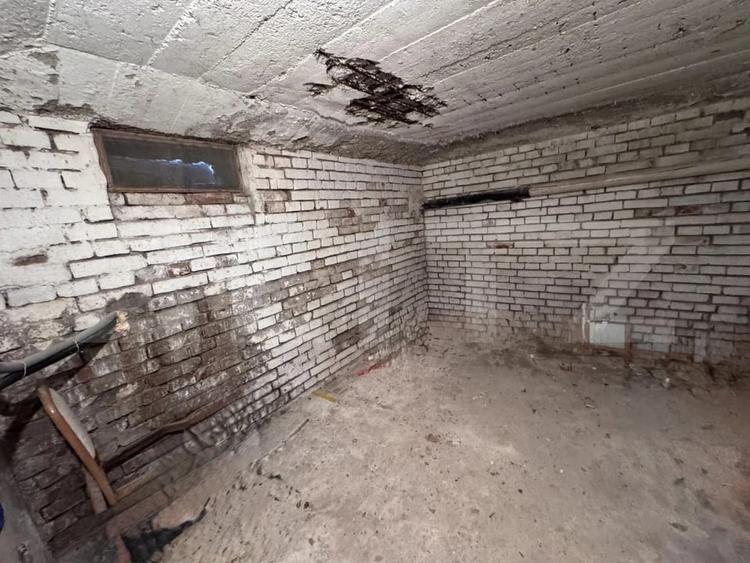 Casă cu 3 camere cu Teren 250 Mp în Central