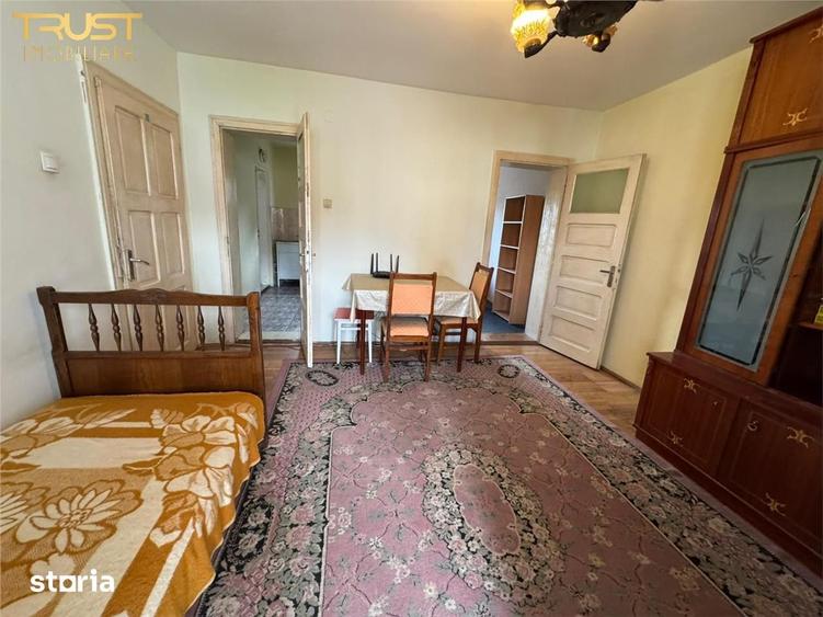 Casă cu 8 camere cu Teren 276 Mp în Zorilor