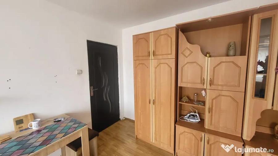 Apartament cu 2 camere semidecomandat în Govândari