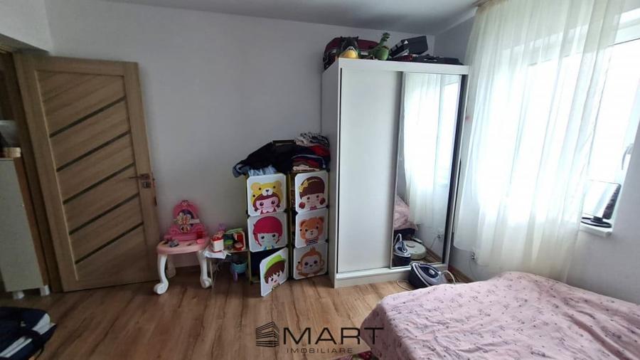 Apartament cu 3 camere decomandat, mobilat în Sud