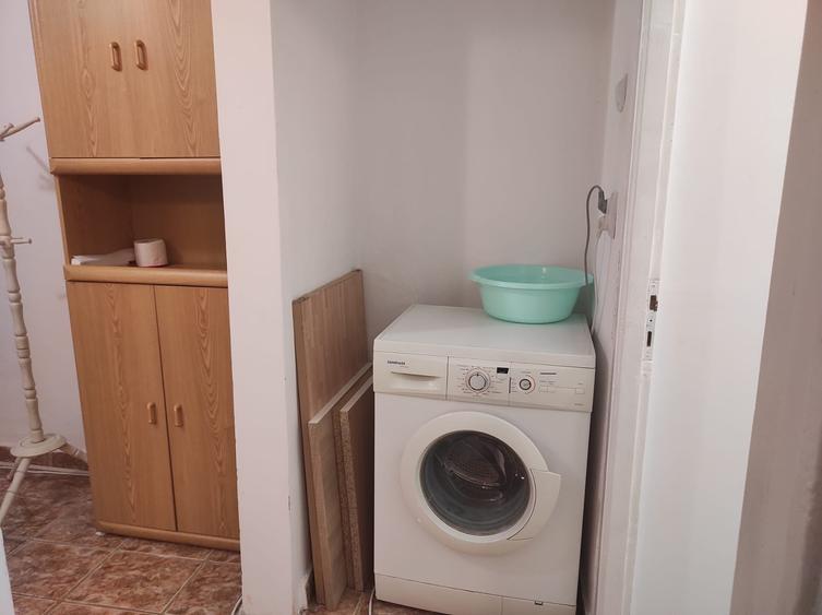 Apartament cu 3 camere decomandat în Plăvăț II