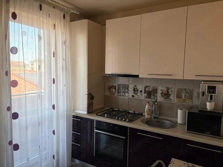 Apartament cu 3 camere semidecomandat în Braytim