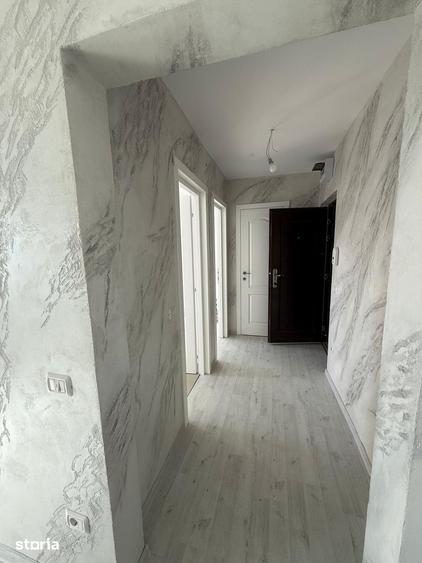 Apartament cu 3 camere semidecomandat în Tache
