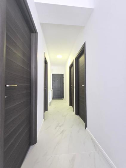 Apartament cu 3 camere semidecomandat în Giurgiului