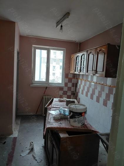 Apartament cu 3 camere decomandat în Micro 20