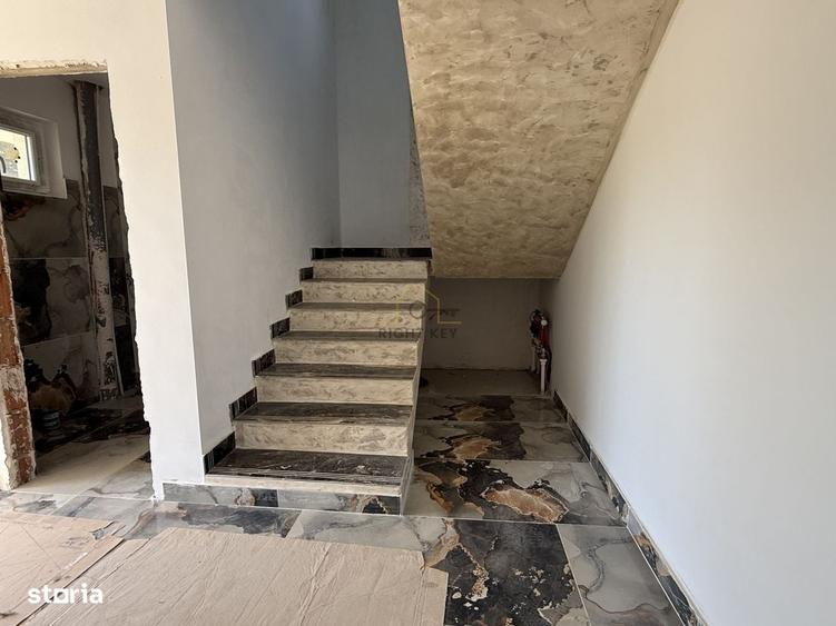 Casă cu 4 camere cu Teren 250 Mp în Domnești