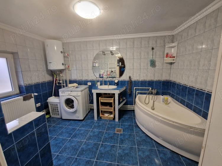 Casă cu 4 camere în Central