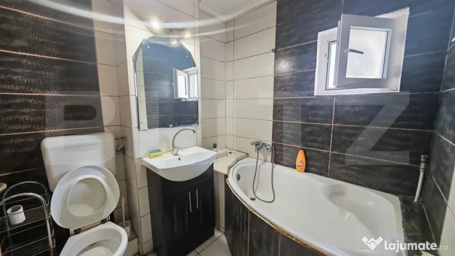 Apartament cu 3 camere decomandat în Nufărul