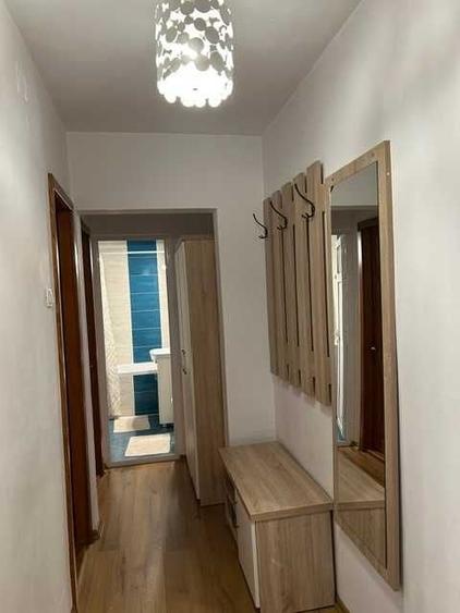 Apartament cu 2 camere decomandat în Cornișa