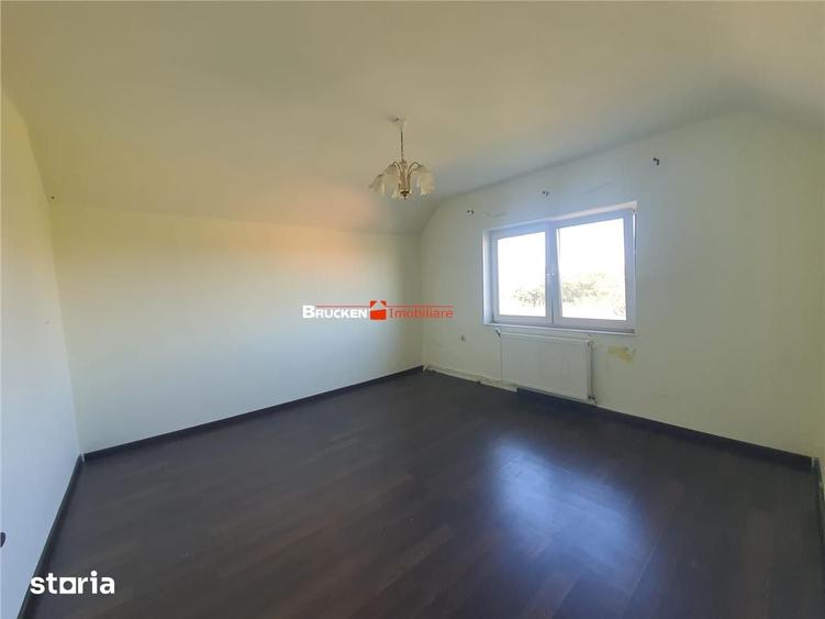 Casă cu 5 camere cu Teren 1463 Mp în Tăut