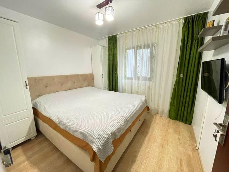 Apartament cu 2 camere semidecomandat, mobilat în Baza 3
