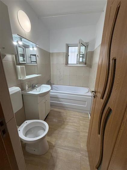 Apartament cu 2 camere decomandat, mobilat în Central