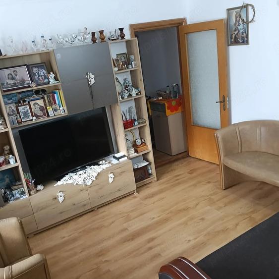 Apartament cu 2 camere decomandat în Trivale