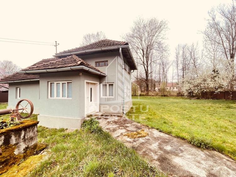 Casă individuală cu 2 camere cu Canalizare în Lazuri