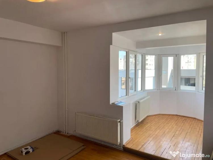Apartament cu 4 camere decomandat în Central