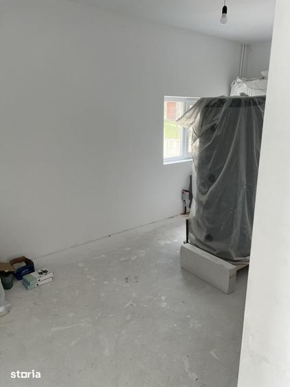 Casă cu 8 camere cu Teren 2100 Mp în Central