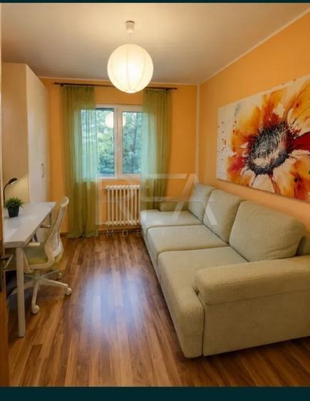 Apartament cu 4 camere decomandat, mobilat în Berceni