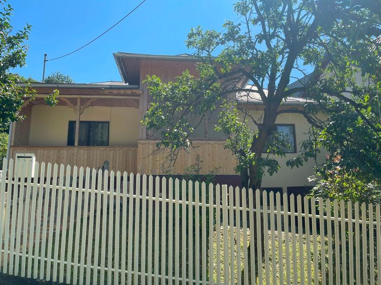 Casă individuală cu 2 camere cu Teren 1087 Mp în Telega