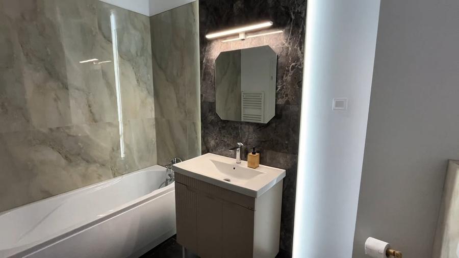 Apartament cu 2 camere semidecomandat, mobilat în Florești