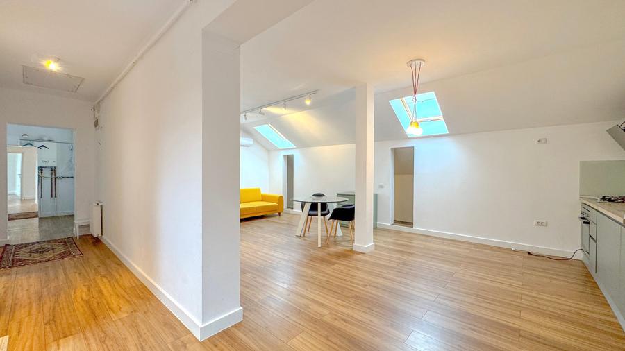 Penthouse cu 3 camere nedecomandat, mobilat în Gemenii