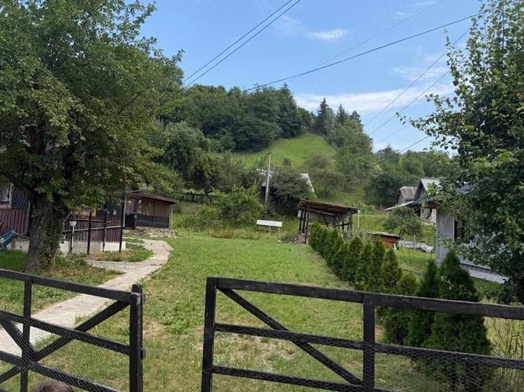 Casă individuală cu 4 camere cu Teren 933 Mp în Frumosu