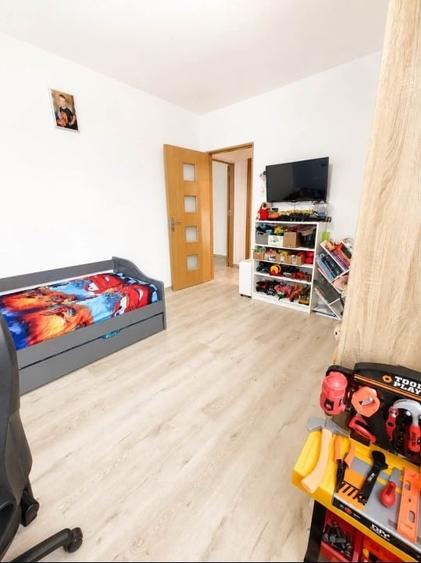 Apartament cu 2 camere semidecomandat, mobilat în Titan