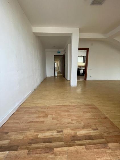 Casă individuală cu 20 camere cu Teren 1923 Mp în Prelungirea Ghencea