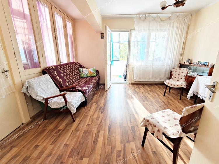 Apartament cu 4 camere decomandat în Micro 39