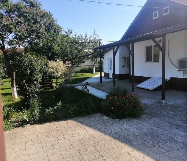 Casă cu 4 camere în Șipotu